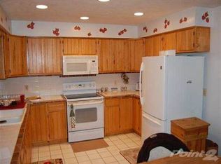 9887 S 11th Rd, Cadillac, MI 49601