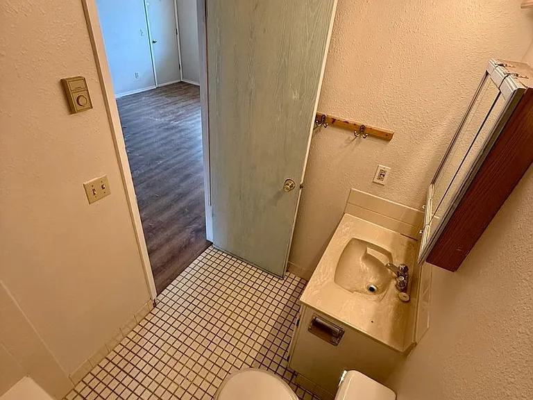 713 Airway Ave — Photo 12