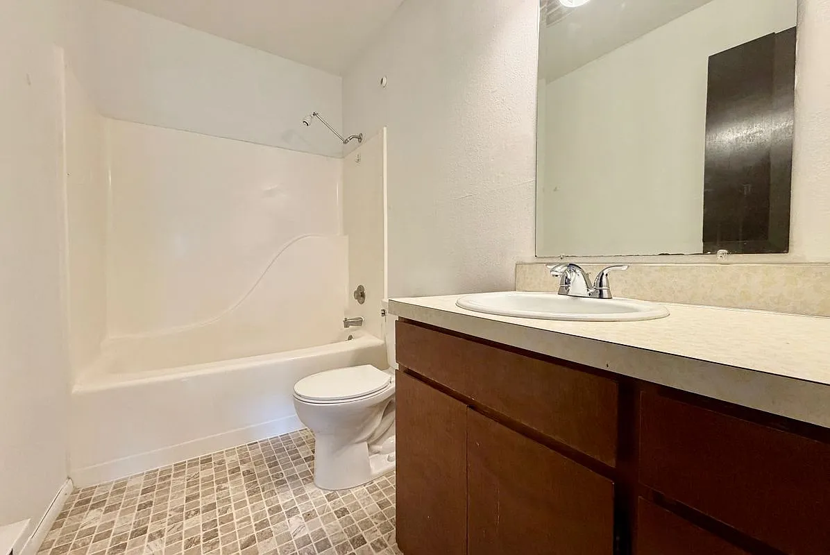 1 bed, 1.0 bath, 720 sqft, $1,375 — Photo 4