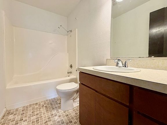 4th image of 10525 Midvale Ave N APT 201