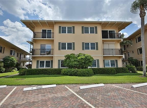 2nd image of 3400 Gulf Shore Blvd N