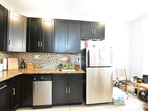3rd image of 830 W 177th St APT 4F