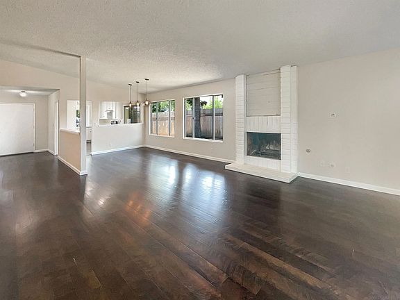 3rd image of 1037 Pheasant Ct