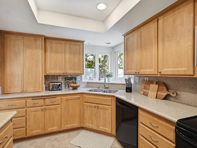 540 Country Club Ln — Photo 20