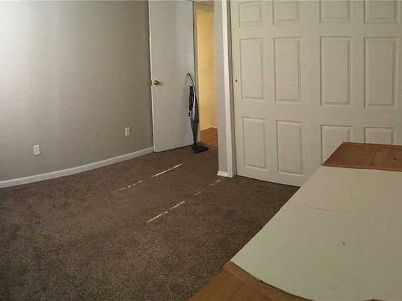 5th image of 238 Lake Dr
