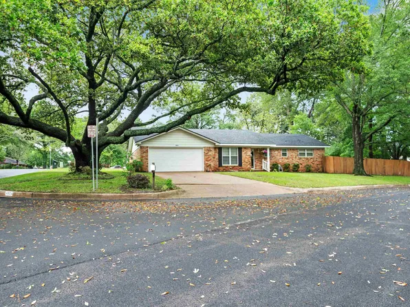 4804 Newcastle Dr, Tyler, TX 75703
