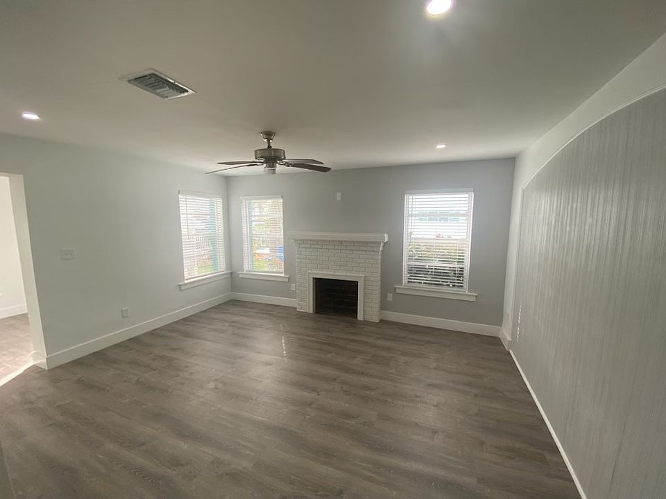 1st image of 4249 Bougainvilla Dr