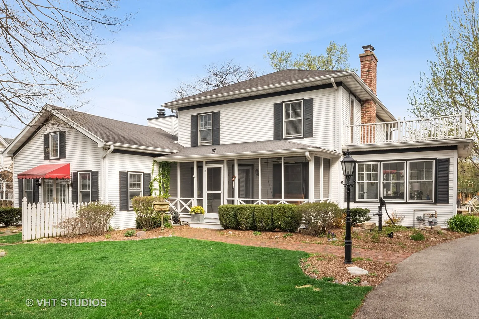 932 Prairie Ave photo 1
