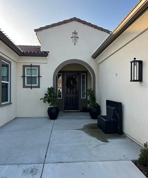 1410 N Redington Ave — Photo 2