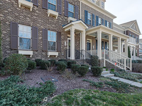 2nd image of 518 Sydenham Dr