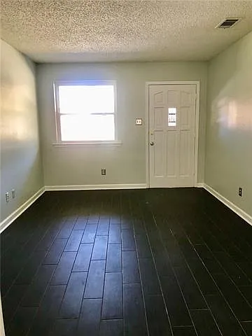 4400 Ithaca St — Photo 2
