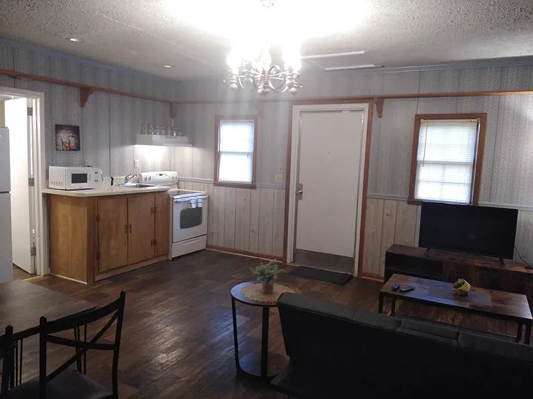 122 Burns St — Photo 13