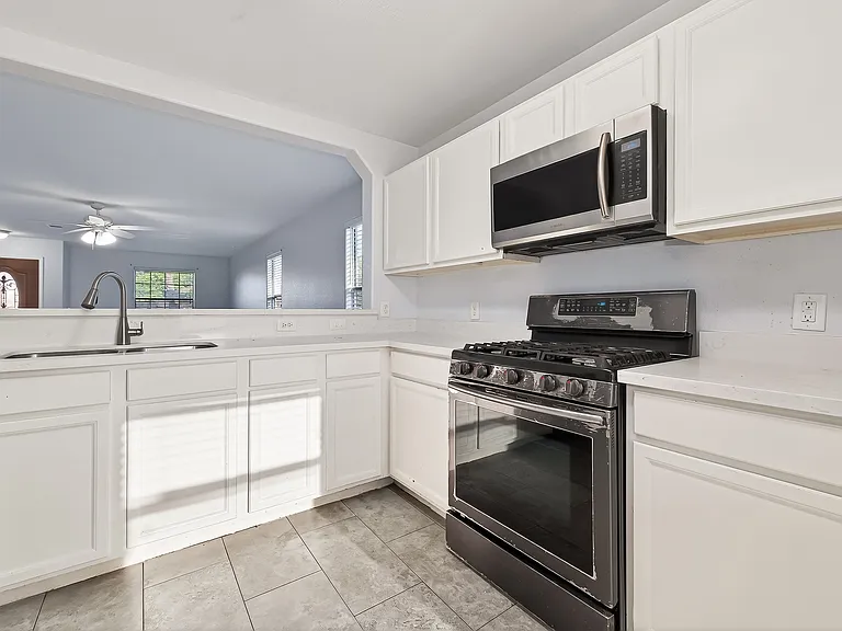 2731 Roaring Oaks Ln — Photo 7