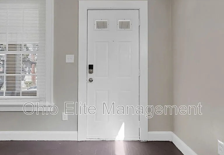 793 E Starr Ave — Photo 9