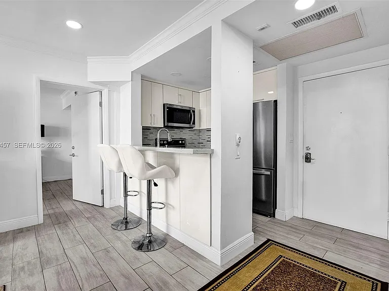 1460 Ocean Dr #305 — Photo 16
