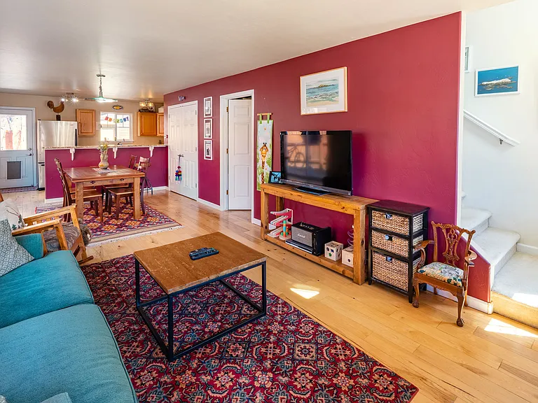 339 Cleveland Pl — Photo 4