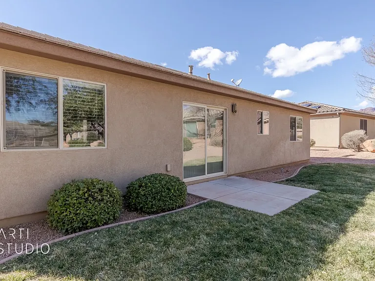 245 S 300 W — Photo 21