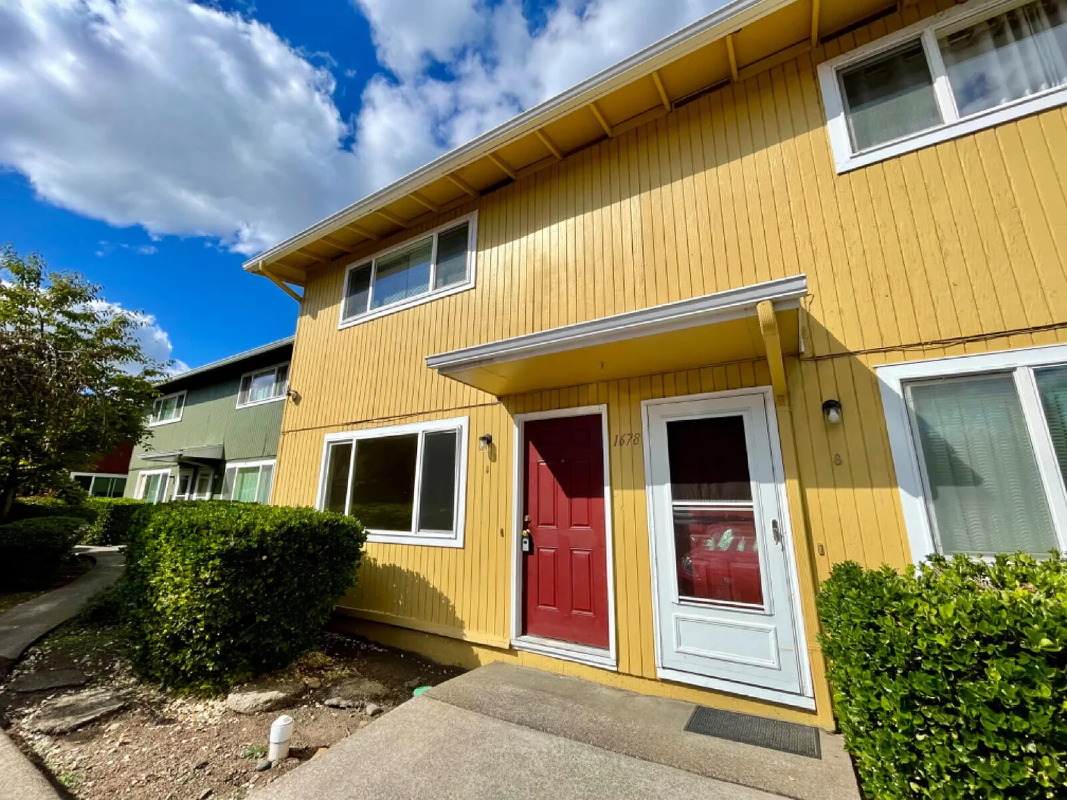 2 bed, 1.5 bath, 936 sqft, $1,395 — Photo 1