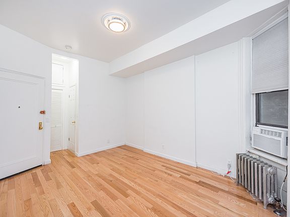5th image of 215 W 16th St #1RE