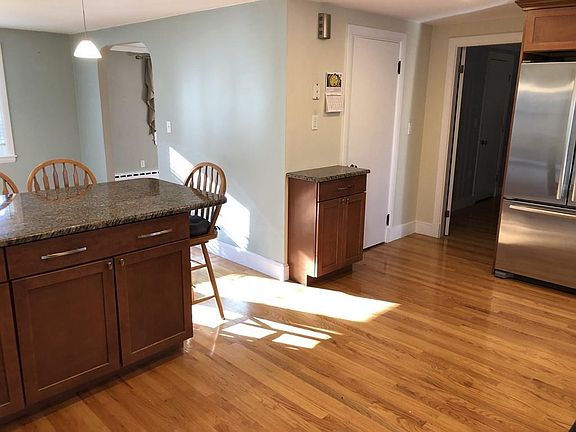 4th image of 150 Thayer Ave