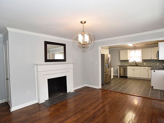 3rd image of 105 Rockmont Rd