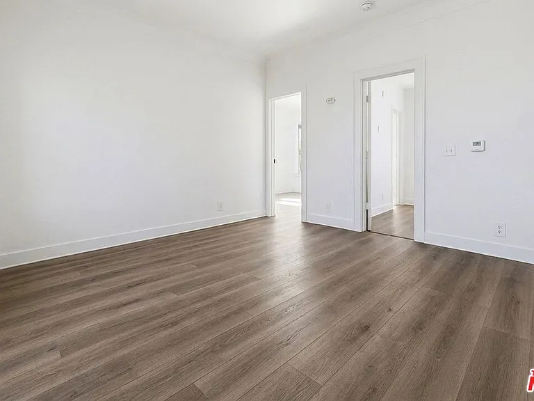 1021 N Mariposa Ave #4 — Photo 26