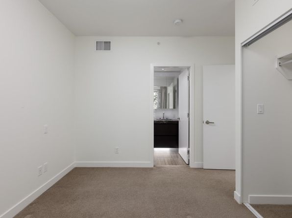 2 bedroom rental in Vancouver — photo 14