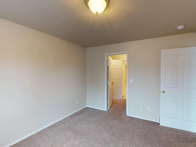 Sierra Vista Apartments — Photo 81
