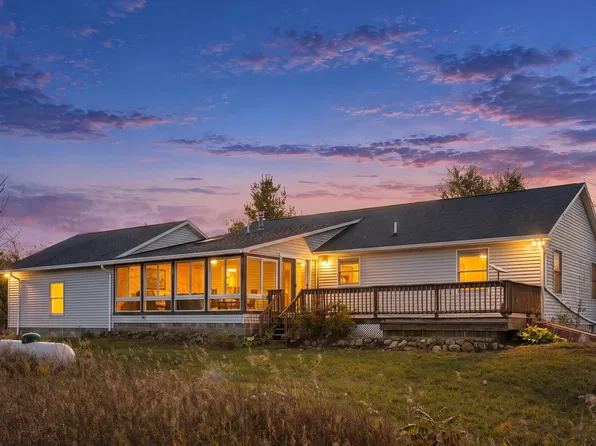 902 One Mile Rd, Levering, MI 49755