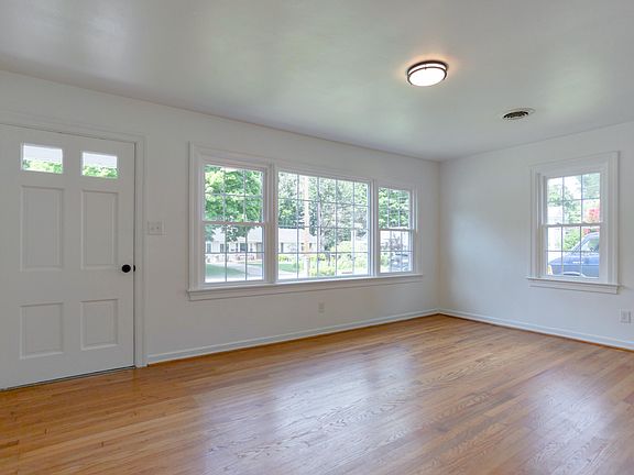 5th image of 4 Hill Cir