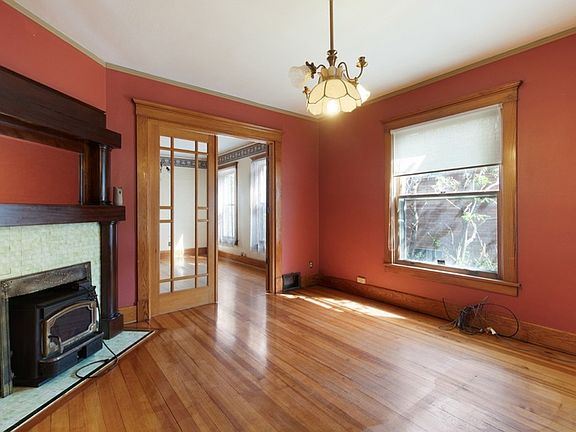 3rd image of 1305 8th St #1