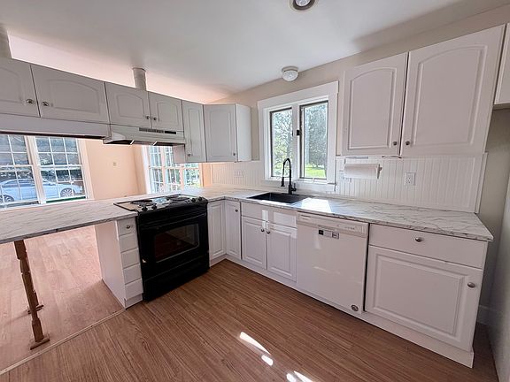 3rd image of 59 Front St
