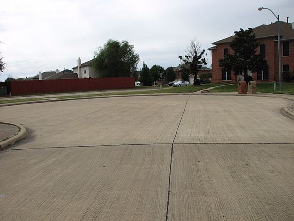 5th image of 126 Hampshire Ln