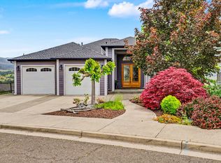 817 Amerman Dr, Phoenix, OR 97535