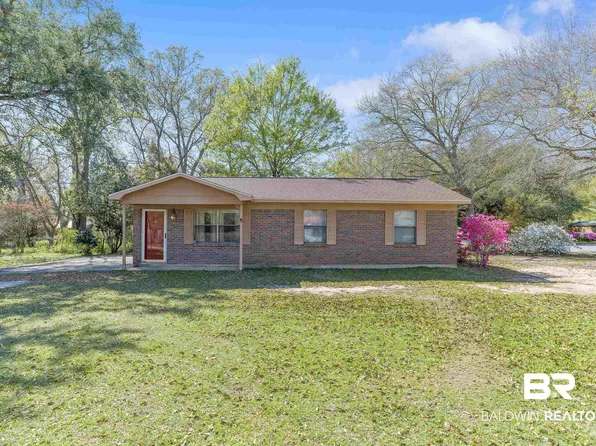 709 N Holly St, Foley, AL 36535