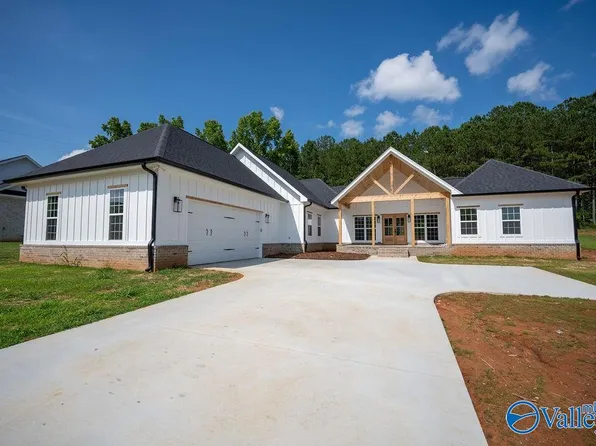 45 Betty Way, Scottsboro, AL 35769
