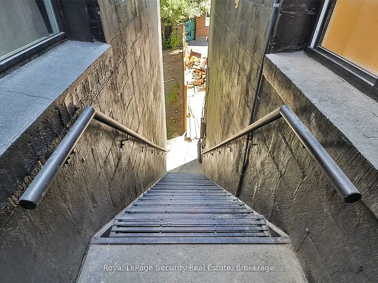 3317 Lake Shore Blvd W #2 — Photo 18