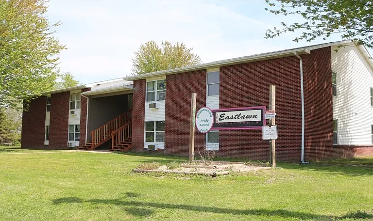 New Eastlawn Apartments — Photo 4