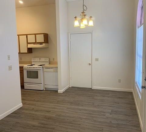 4th image of 5951 SE Wilsie Dr