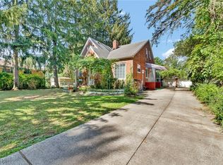 5956 Stumph Rd, Parma, OH 44130