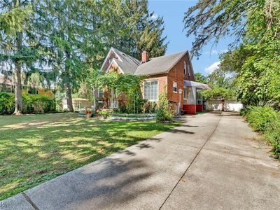 5956 Stumph Rd, Parma, OH, 44130