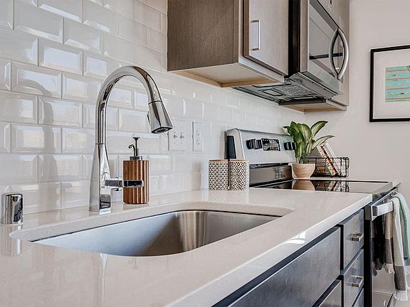 5th image of 84 Water St W #5253883