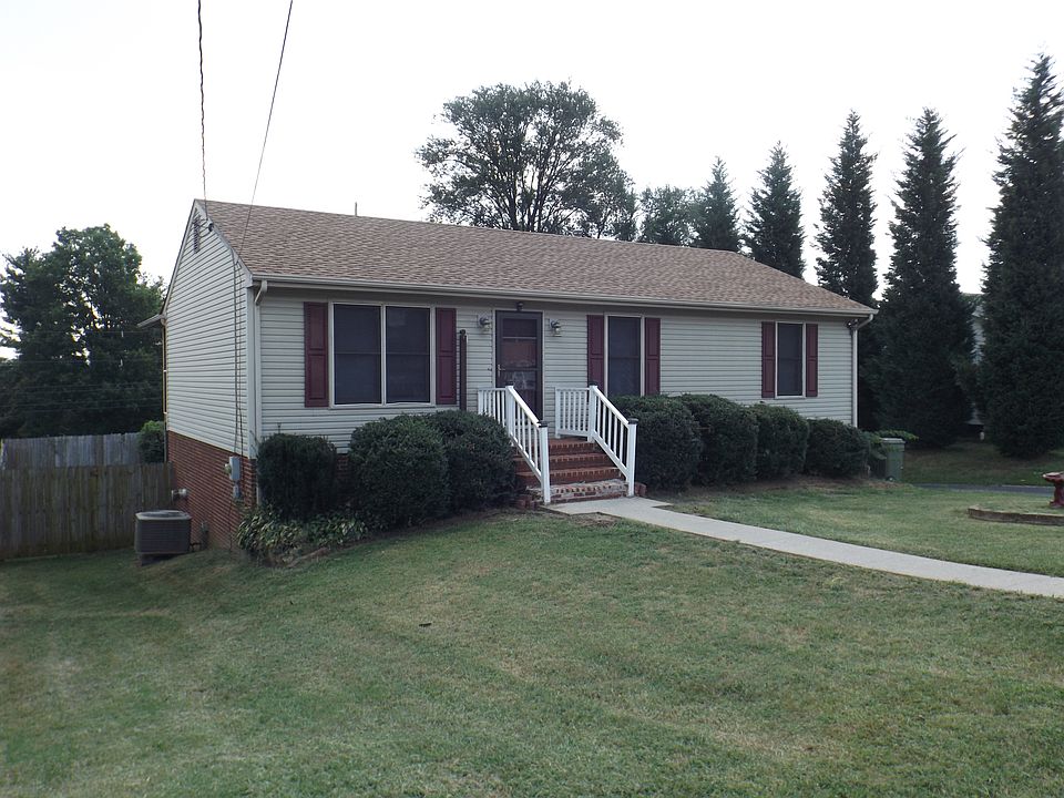 1st image of 916 Catawba Dr