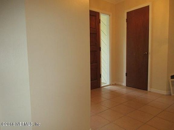3rd image of 3341 Laurel Grv S