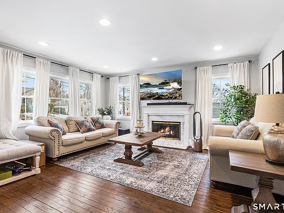 4th image of 102 Hirsch Road