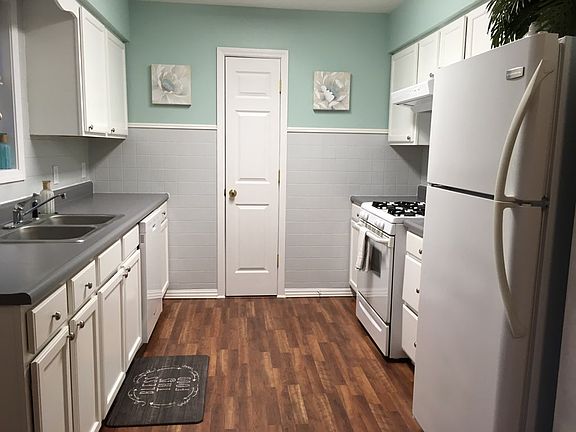 3rd image of 799 Garfield Ave