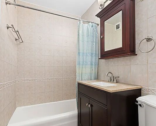 5th image of 345 E 80th St APT 22L