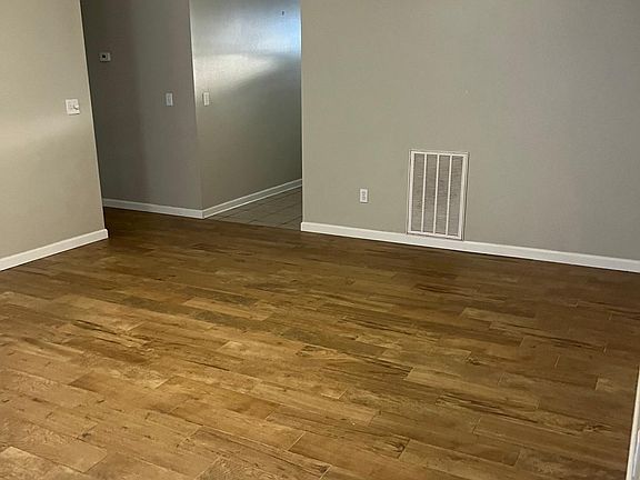 4th image of 123 Lakeview Poin