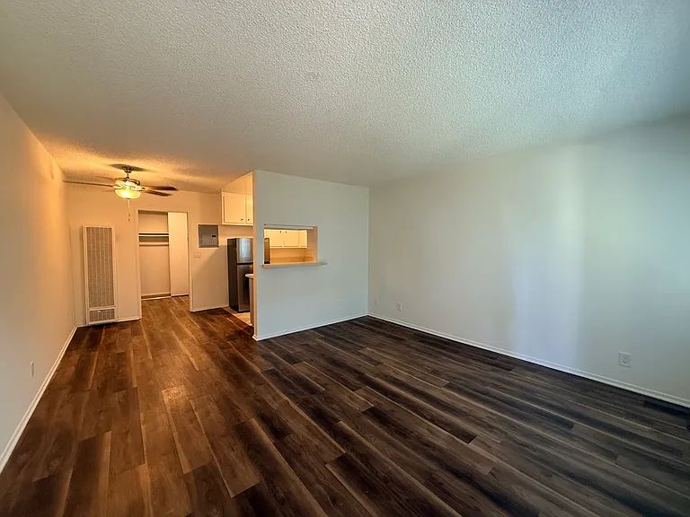 4855 Lexington Ave #101 — Photo 10