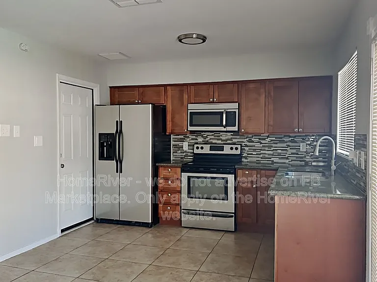 3214 W Michelle Dr — Photo 5